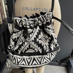 NWT boho beaded and embroidered handbag 3/25